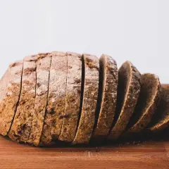 Jaka mąka do chleba na drożdżach? Odkryj najlepsze opcje dla idealnego wypieku