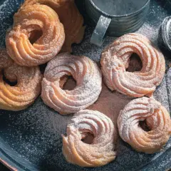 Jaki typ mąki na pączki? Odkryj sekrety idealnych wypieków