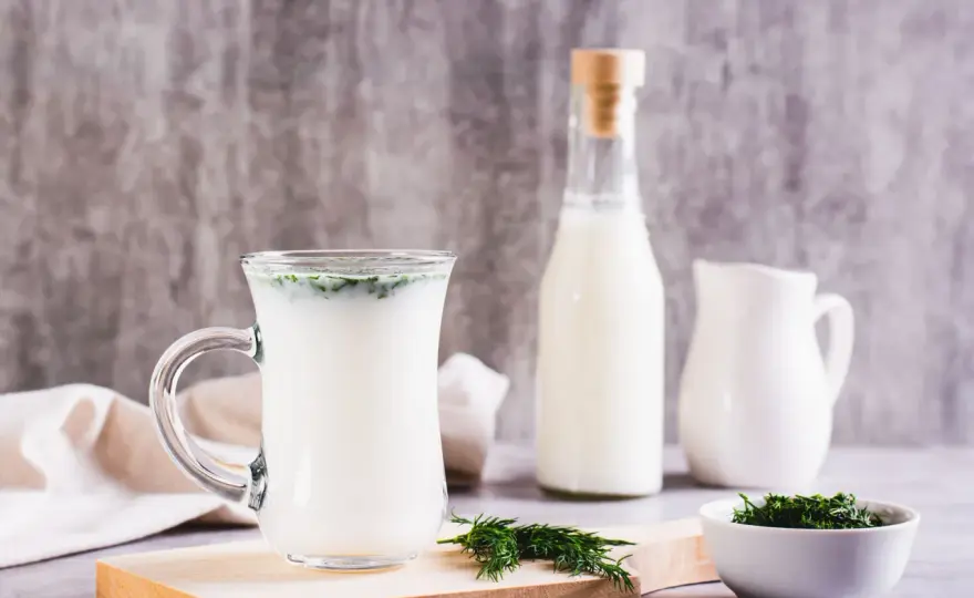 Kefir - Co daje? Różnice, zastosowanie w kuchni i wybór