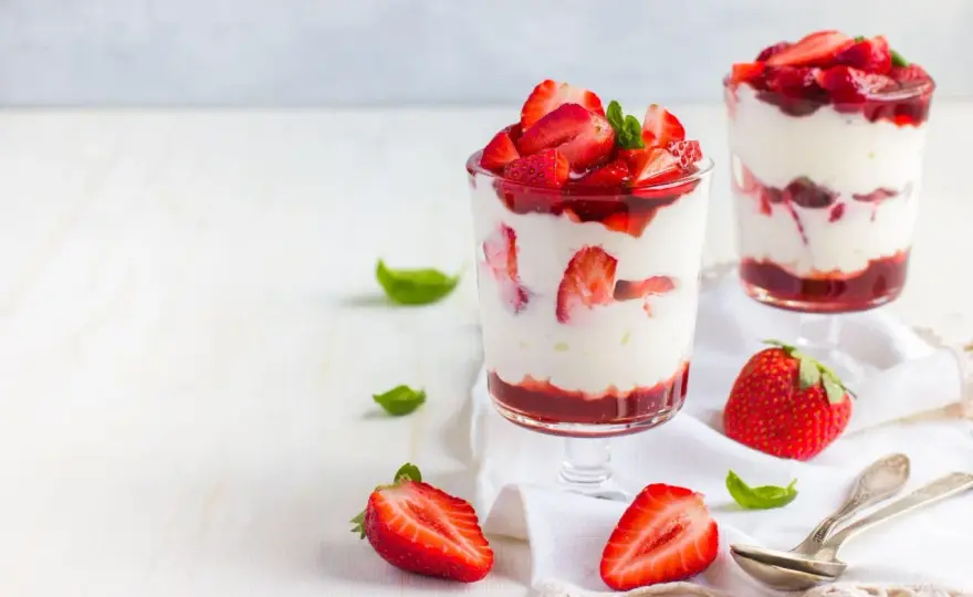 Truskawki z mascarpone - Jak zrobić idealny deser?