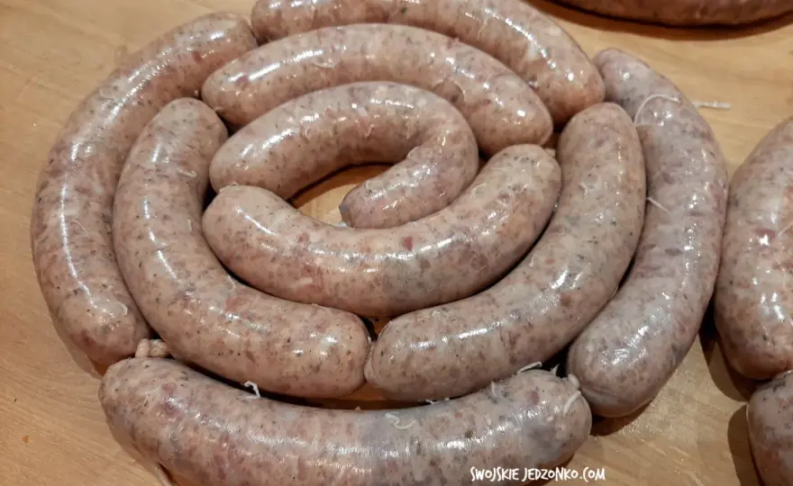 Biała kiełbasa domowa - przepis na 3 kg. Idealna i soczysta!