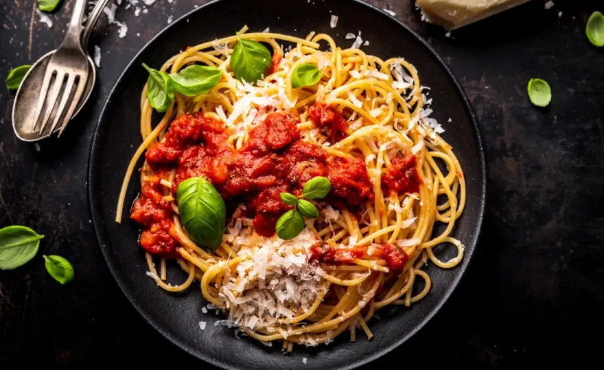Sos do spaghetti - przepis, który odmieni Twój makaron