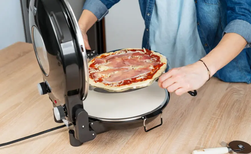 Ile piec pizzę? Idealny czas i temperatura dla domu