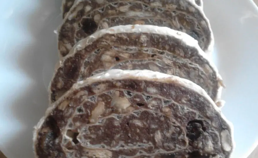 Przepis na ciasto salceson z wafli – łatwe i pyszne smakołyki
